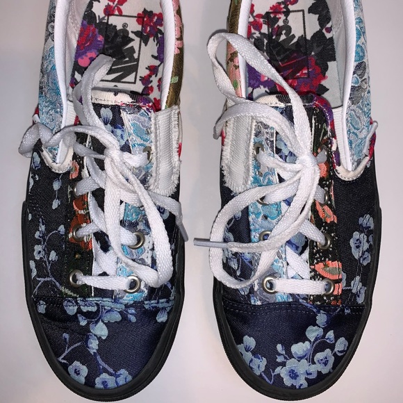 NWB Vans Floral Brocade Slip On Cap Sneakers - Picture 6 of 16